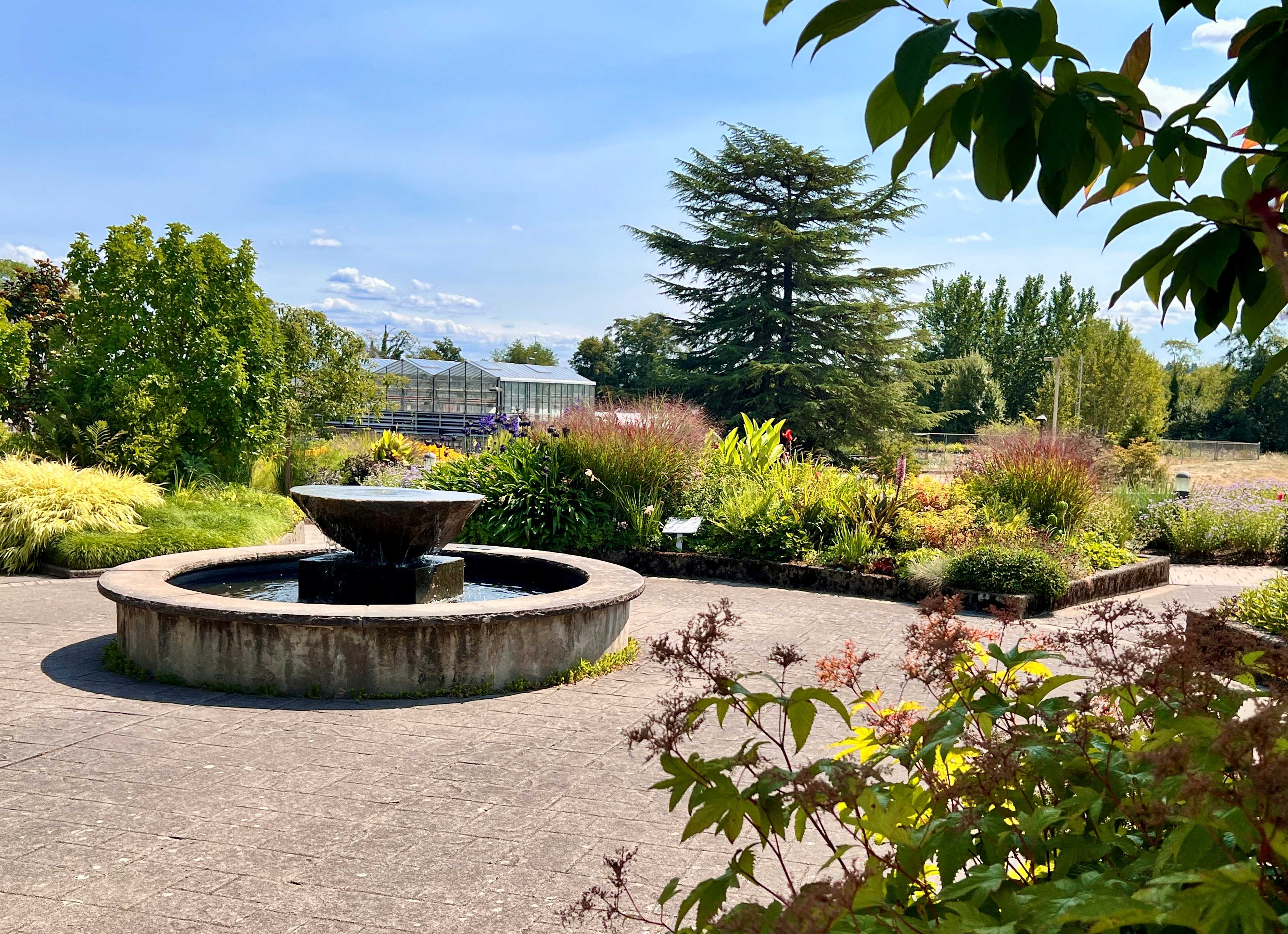 CUH Soest Garden Fountain